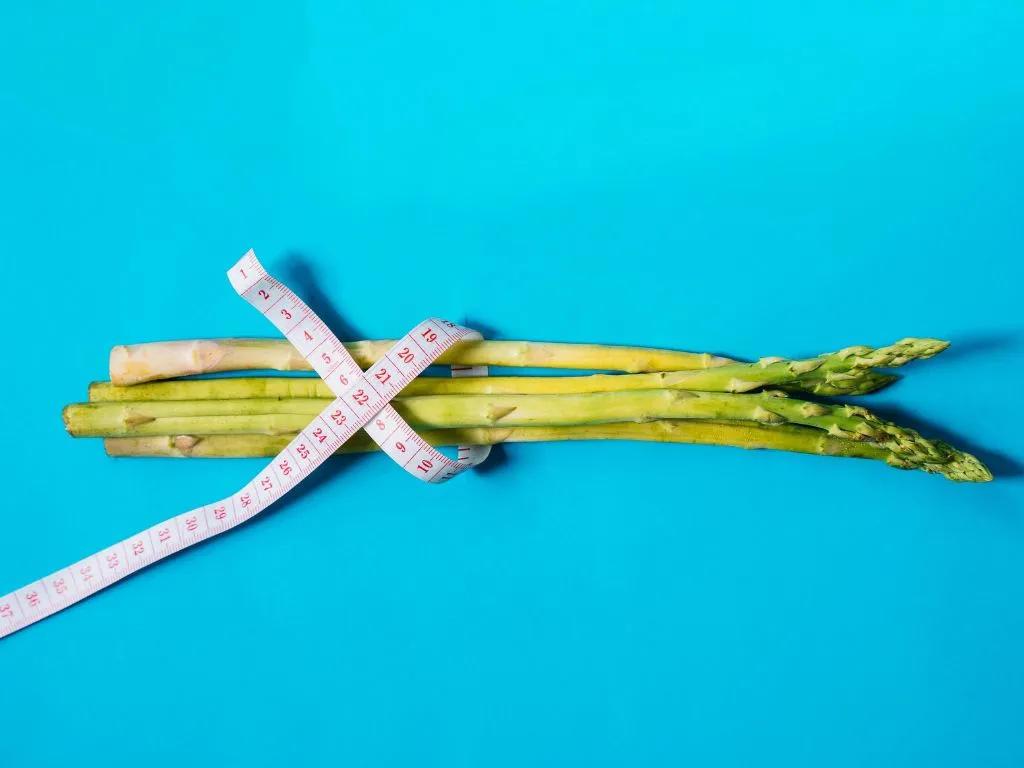 Spargel in einer zuckerarmen Ernährung